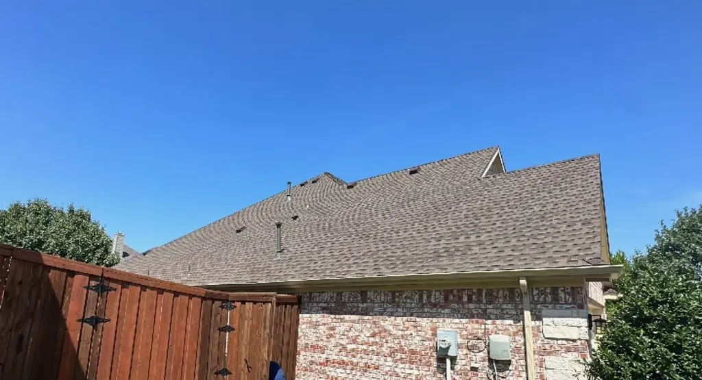 Completed roof replacement project in Lyon